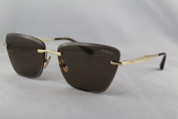 Vouge 4332 S 818/73